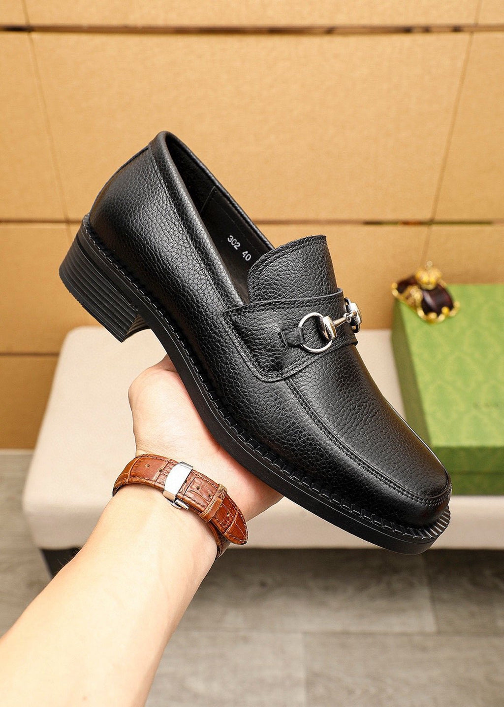 Gucci Black Textured Leather Loafers